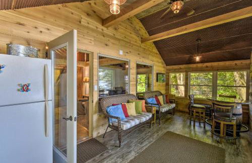 White Lake Home with Patio, Fire Pit, Boat Dock! - Foto 21