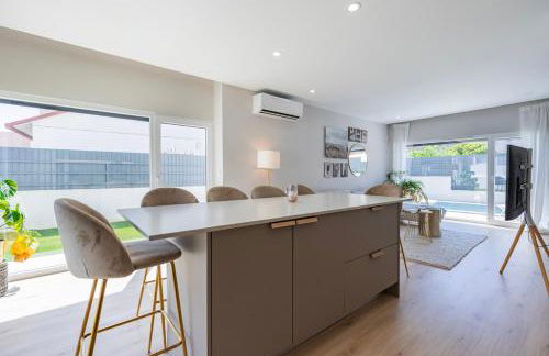 Poolside oasis by Caparica beach - Foto 45