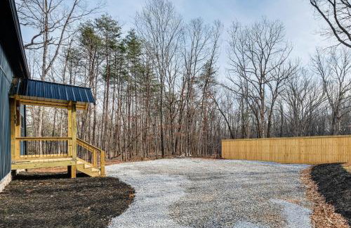 Serene Couples Getaway with Mtn Views in Bedford! - Foto 25