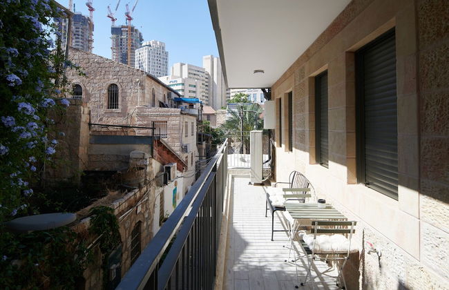 Machne Yehuda Vacation Apartment - Photo 1