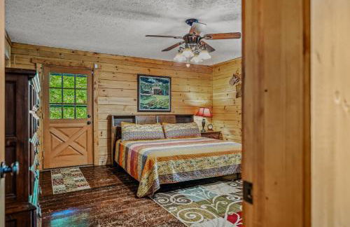 Seventh Heaven - Hot Tub, Pet Friendly, Grill, Wifi, Deck, Covered Porch, Family Friendly, Kid's Loft, King Bed - Foto 26
