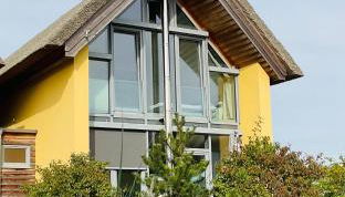 Ostsee - Reetdachhaus Nr 8 "Sonne und mehr" - mit Lademöglichkeit im Strand Resort - Foto 2