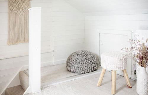 Stunning Townhouse with Large Garden - Sleeps 8! - Photo 24