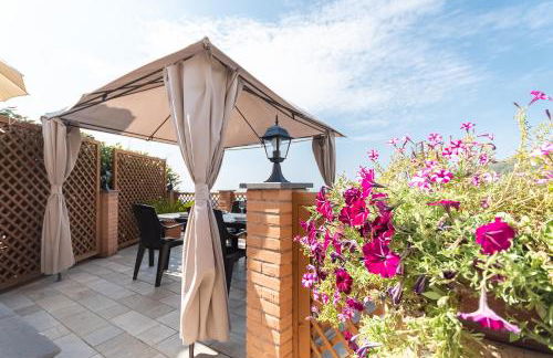 La Roccia Fiorita Appartamento con giardino e Jacuzzi - Foto 13