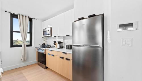 Modern 3BR Apt Near EWR, MetLife & NYC - Photo 2