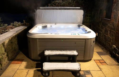 The Owl House - Hot Tub Adventures in Moreton - Pass the Keys - Foto 51