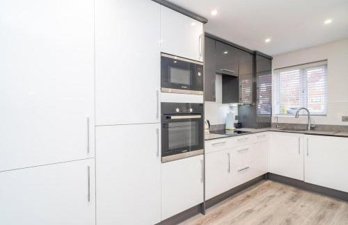 2 bedroom house with parking in Borehamwood - Foto 4