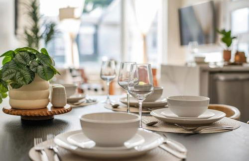 Travelers Dream that's Mins to NYC having Game Room and Parking - Foto 3