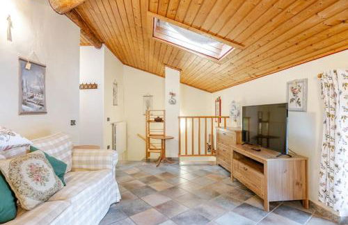 8 Posti letto con Wifi Free, Netflix vicino al Lago di tenno - Foto 1