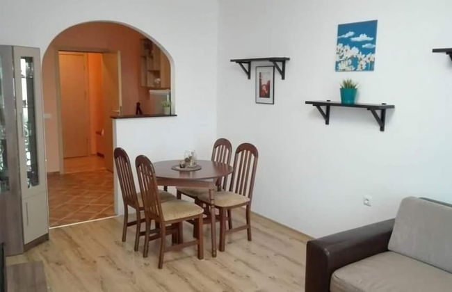 Sunny Apartment in Burgas - Photo 3