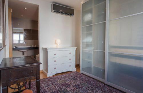 Belem 2BR with Balcony & City Views by LovelyStay - Photo 25