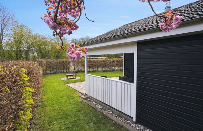 "Holmwith" - 200m from the sea - Foto 21