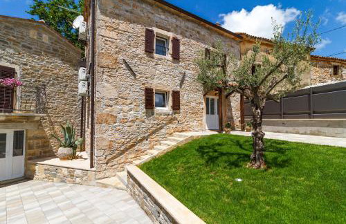 Villa Zoro with a lovely garden and a private POOL in the middle of Istria - Foto 3
