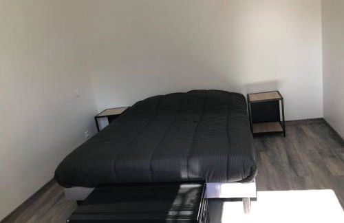 Chez Sophie et Gege. Maison de ville, deux chambres, de plain-pied - Foto 13