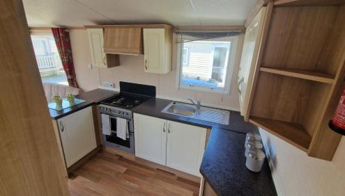 Spacious 6 Berth Caravan with Decking - Foto 2