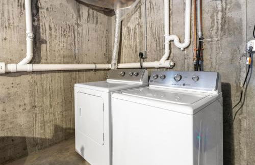 Modern Family Home Walkable to Town - Foto 37