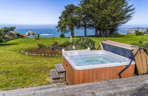 Large Oceanfront Bluff Home - Hot Tub Kids Room - Foto 1