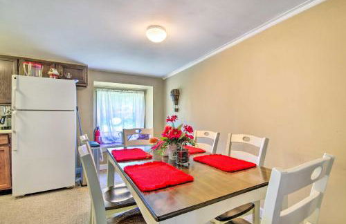 Charming Farm Cottage with Fire Pit and Grill! - Foto 8