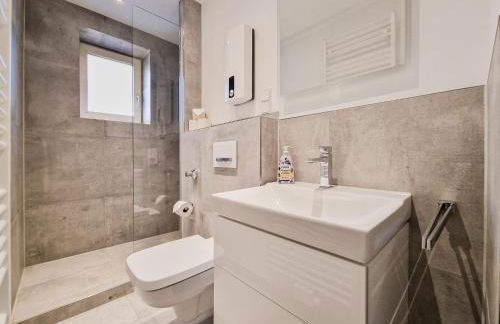 Tolstov Apartments - City Apartments with 1 or 2 Rooms - 15 Min to Messe DUS and Old Town DUS - Foto 24