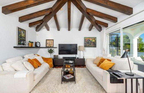 Urb Villa with pool by Costarentals- Ref 139 - Photo 28