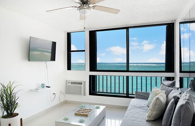 Maria Beach 1BDR Oceanfront Pool Parking - Photo 18