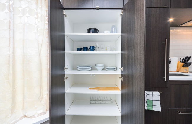 Yorkville Modern 1 Bedroom Suite Toronto - Photo 7