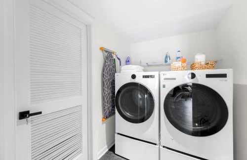 Outdoor Projector, Arcade, Fire Pit, 2 Car Garage, 2 Living Rooms - Foto 31