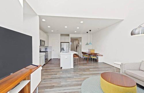 Modern Townhouse with Pool Gym & Tennis Near Beach - Foto 9