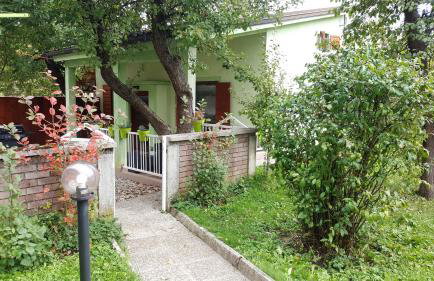 House in center of Gospic with big garden - Photo 38