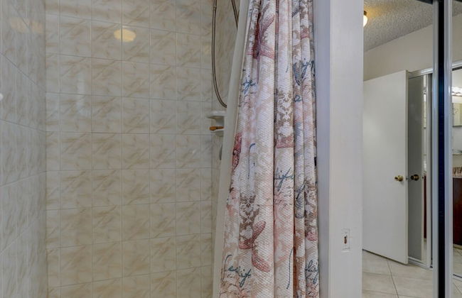 Luxurious 4BR House with Large Pool Near Strip - Foto 21