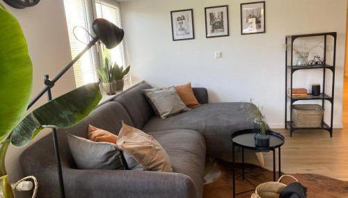 ☆FEWO ALTES KINO - MODERN - QUIET - 65M² - TV - NETFLIX - WLAN☆ - Foto 1