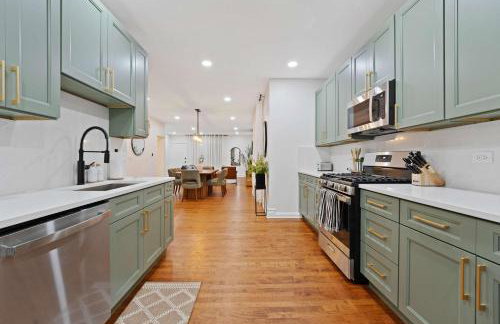 New Elmhurst Gem - Game Room & Amazing Yard - Foto 9