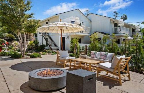 Seaside and Newly Renovated - Photo 3