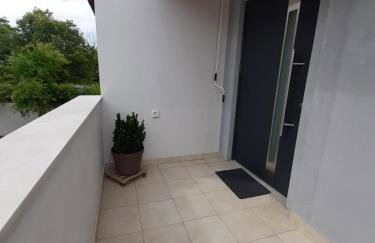 Vacation house with private pool and yard - Photo 19