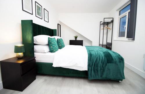 New Cardiff Bloc Exclusive Apartments By Prime Stays - Shops and Parking - Great for Groups and Families - Foto 78