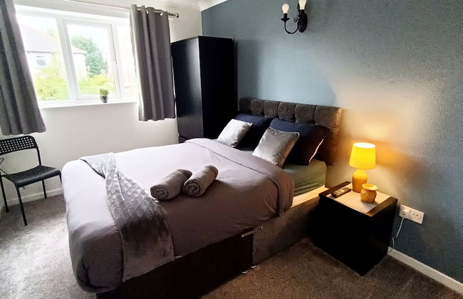 Cozy 3-Bed Family Home with Free Parking - Foto 11