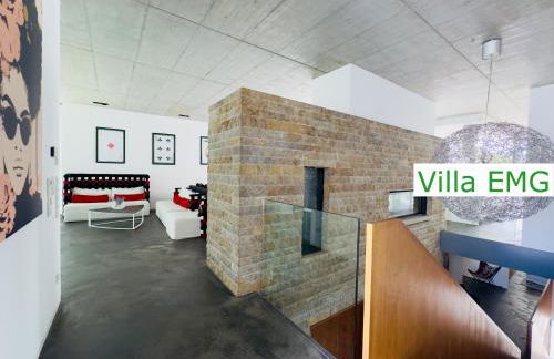 Luxus Design Ferienhaus Villa EMG Bensheim nah Frankfurt, Heidelberg mit Sauna, Schwimmteich, Garten für Familien und Gruppen bis 17 Personen - Foto 39