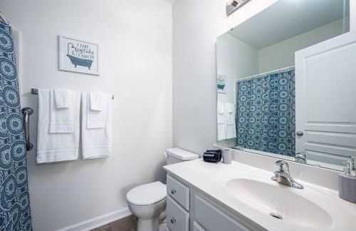 Duke 10 Min Away 3 Bedroom - Photo 28