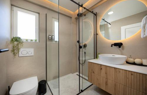 Luxury Villa Lovric with private heated pool, Jacuzzi, Sauna and private tavern - Foto 85