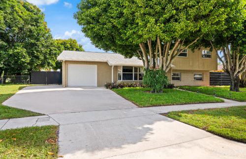 Your own 5BR Private Oasis! wPrivate PoolPickleball - Photo 47