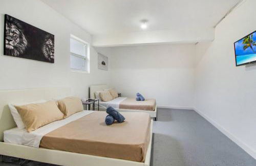 Peaceful retreat with a pool 15 min away beach - Foto 15