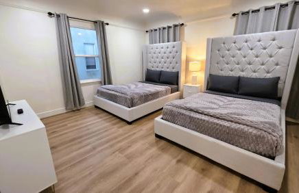 Renovated Three Bedroom Near Cedars Sinai and Beverly Hills With Parking - Foto 1