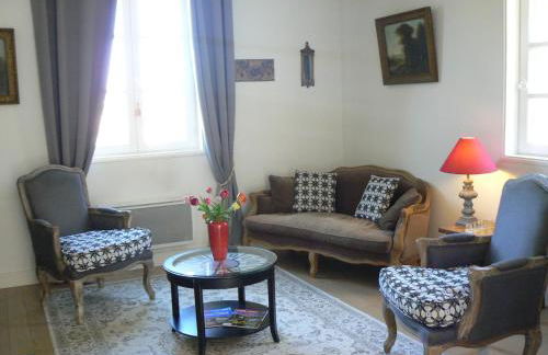 Petite Maison Romantique au calme, Cœur Historique, vue Ville et Jardin - Foto 23