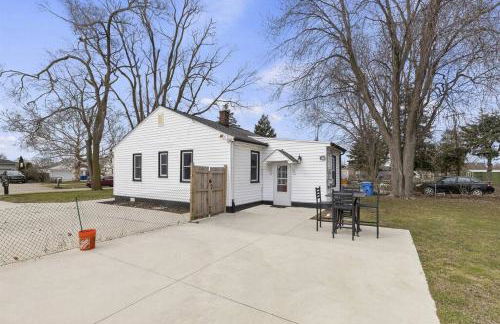 Great Location! Cozy Home with Huge Backyard - Foto 9