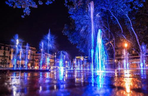 Centre - Parking - 5 min Place Comédie - Tram - Foto 22