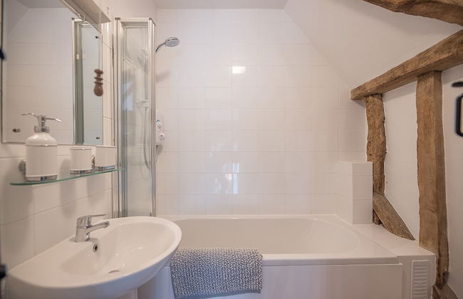 Granary Cottage, Valley Farm Barns Snape, - Photo 10