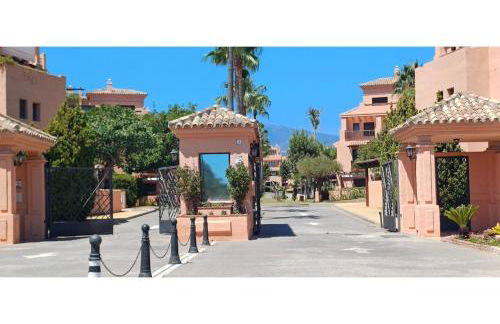 SunBeach Hacienda Apartment - Photo 38