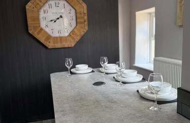 Modern 2 Bedroom Private Detached Cottage With HotTub - Foto 18