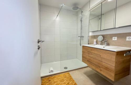 3 Zimmer Apartment, 90 qm, ruhig und zentrumsnah, max 6 Pers, 15 qm Balkon , private Garage, Internet 1000 MBit - Foto 15