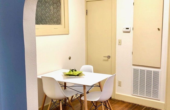 Evie's apartment - Photo 22